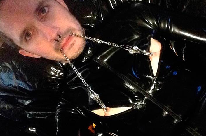 My favorite pay adult site to watch extreme gay sex live on webcams